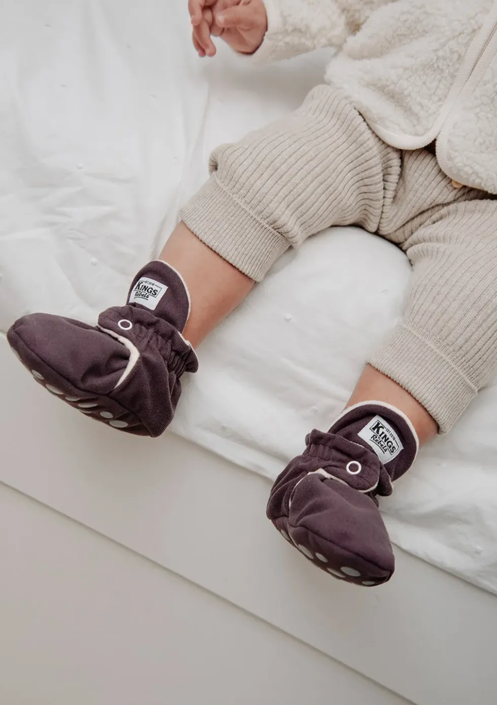 Baby Booties Gamuza Plum
