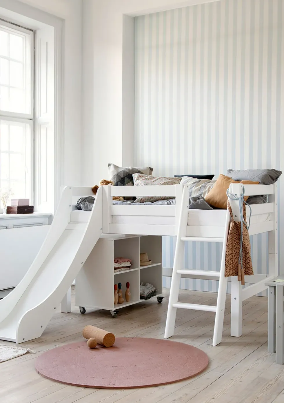 ECO Luxury' Spielbett mit Rutsche weiß 160 x 70 cm