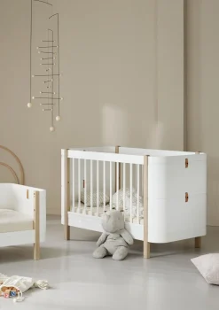 Geschwisterset für 'Wood Mini+' Babybett inkl. Junior-Erweiterung zu zwei Betten Weiß / Eiche