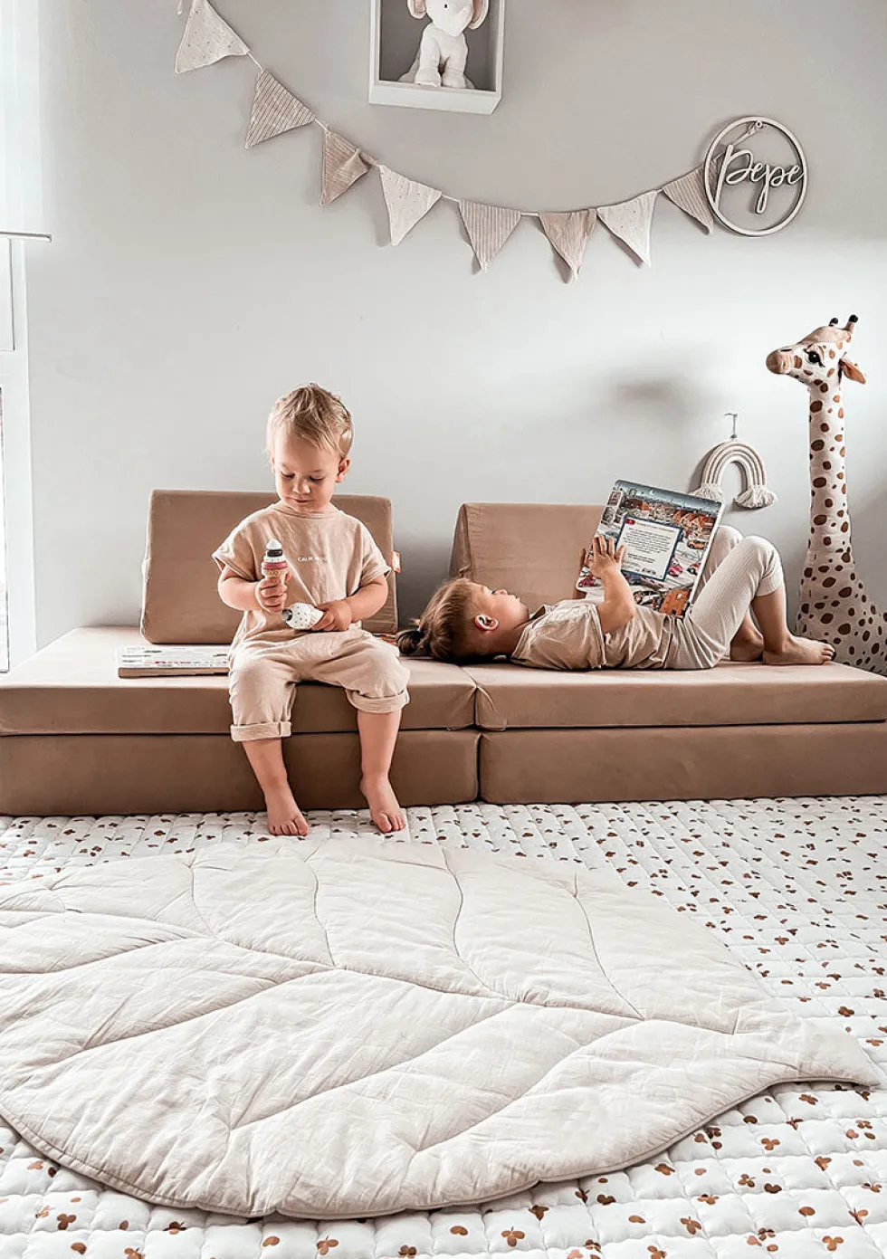 Spielsofa Velours Erdnuss Beige